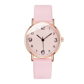 Montre élégante à cadran texturé avec bracelet en cuir