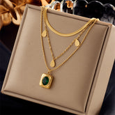 Ensemble collier superposé avec boucles d'oreilles 